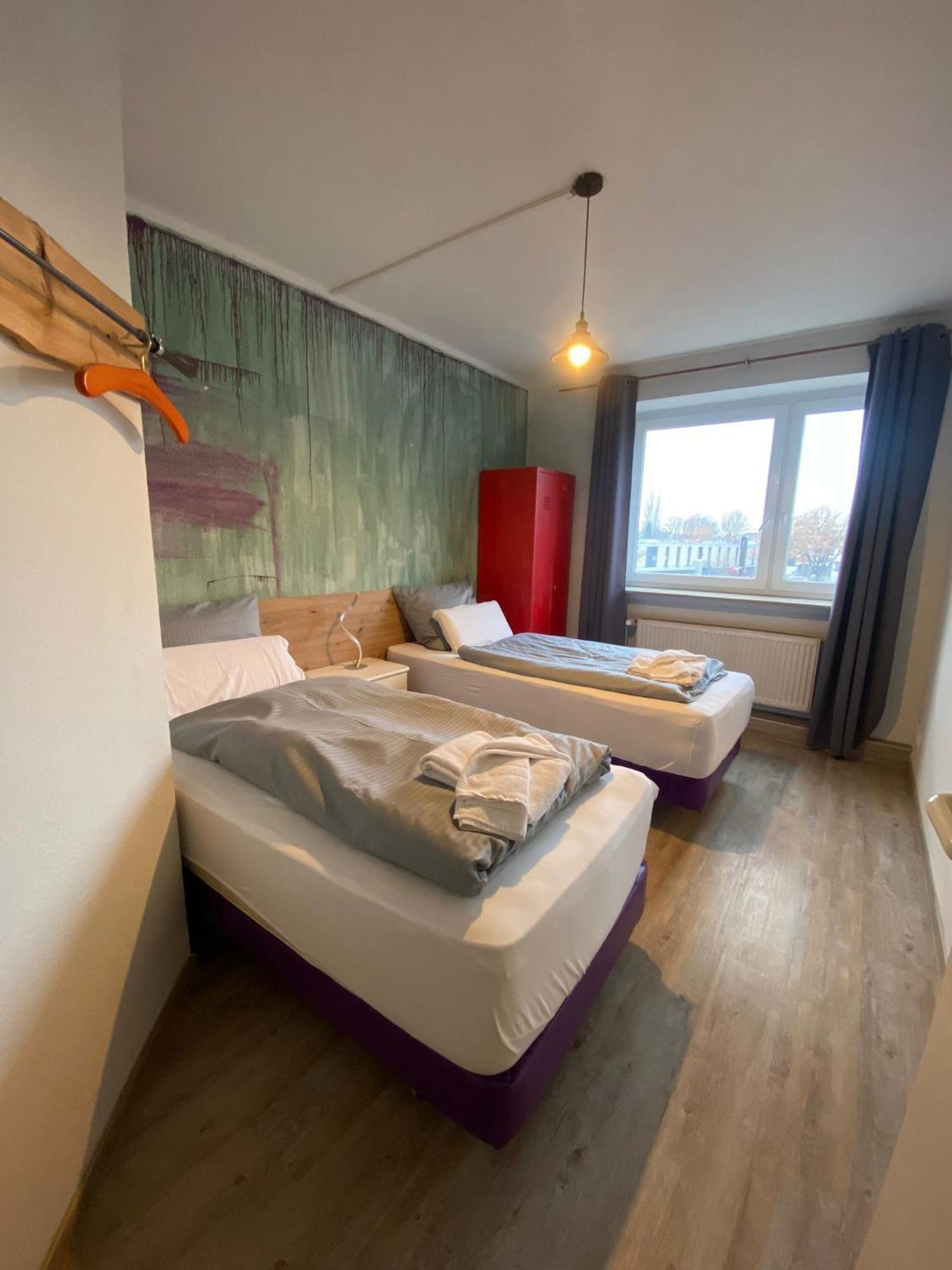 Serviced Mecklenheide Apartment